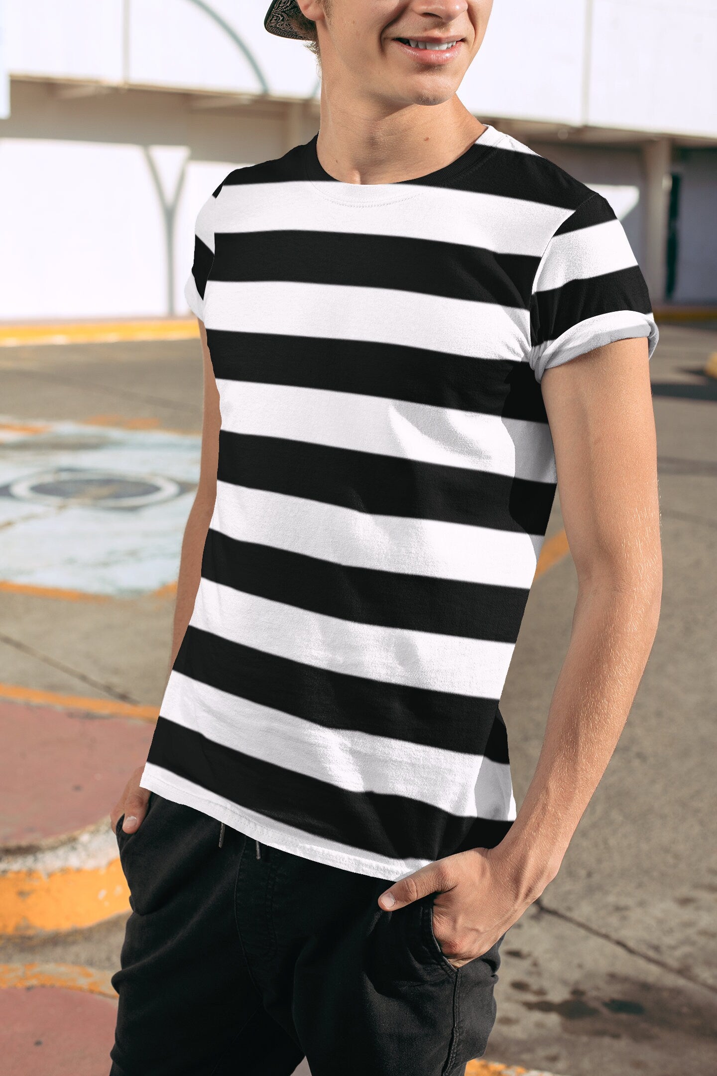 Black an White Stripes Trendy Men's T-shirt